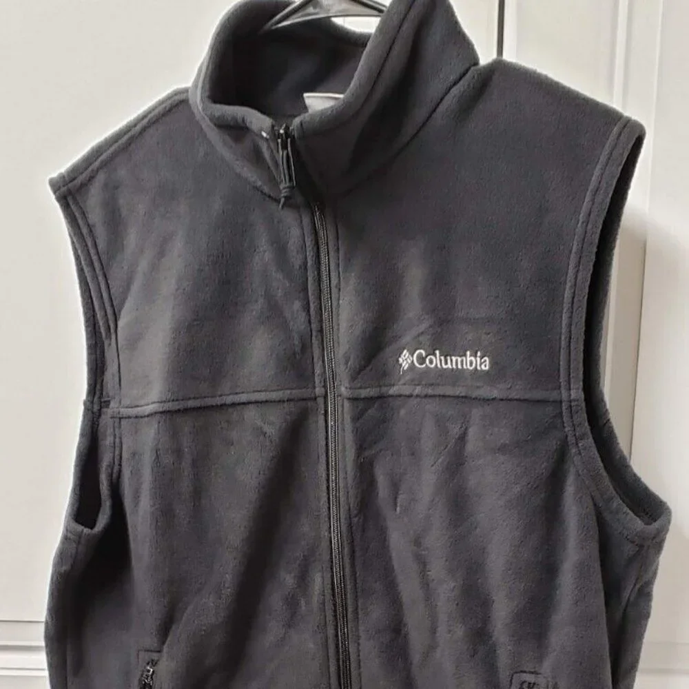 Columbia Men's Vest  Size: Medium  Full Zip  Warm